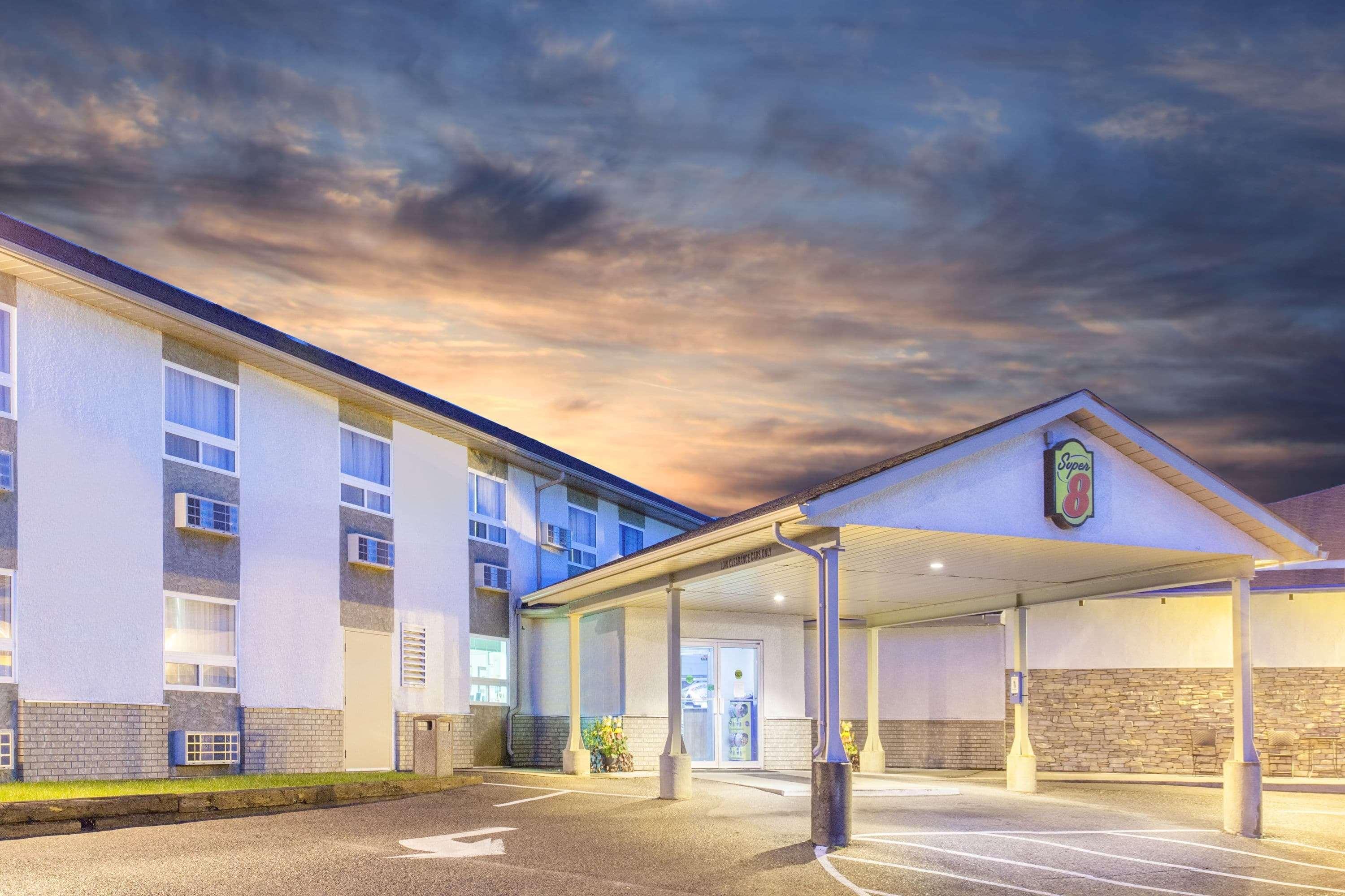 Super 8 By Wyndham Kenora Hotel Kültér fotó