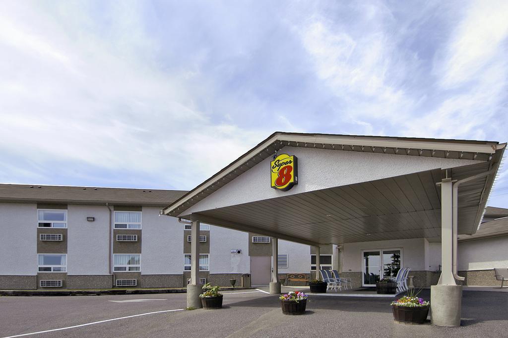 Super 8 By Wyndham Kenora Hotel Kültér fotó