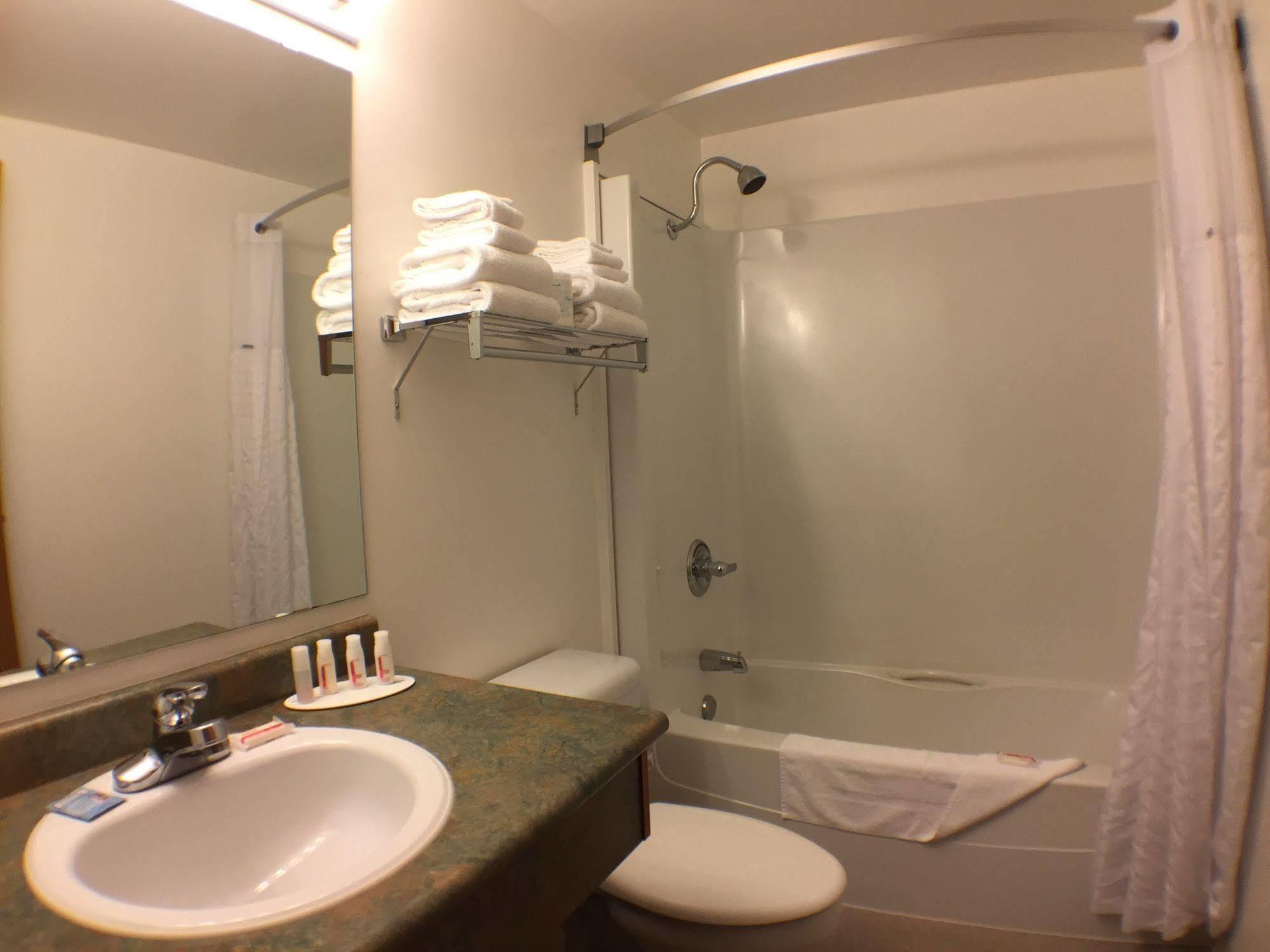 Super 8 By Wyndham Kenora Hotel Kültér fotó