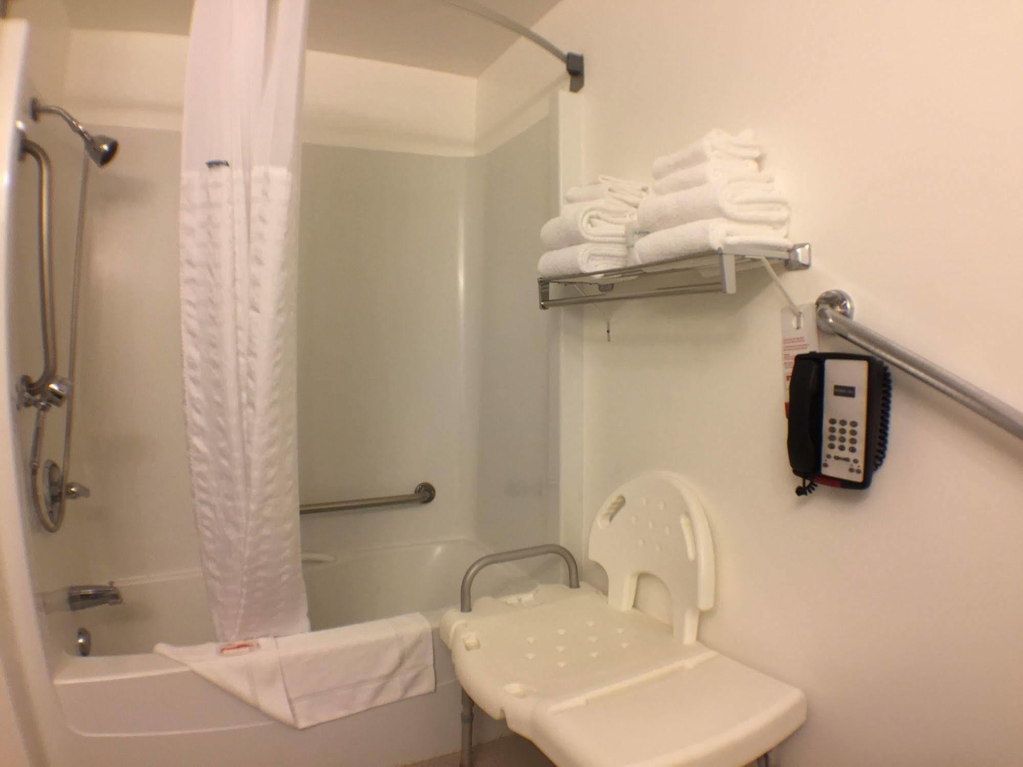 Super 8 By Wyndham Kenora Hotel Kültér fotó