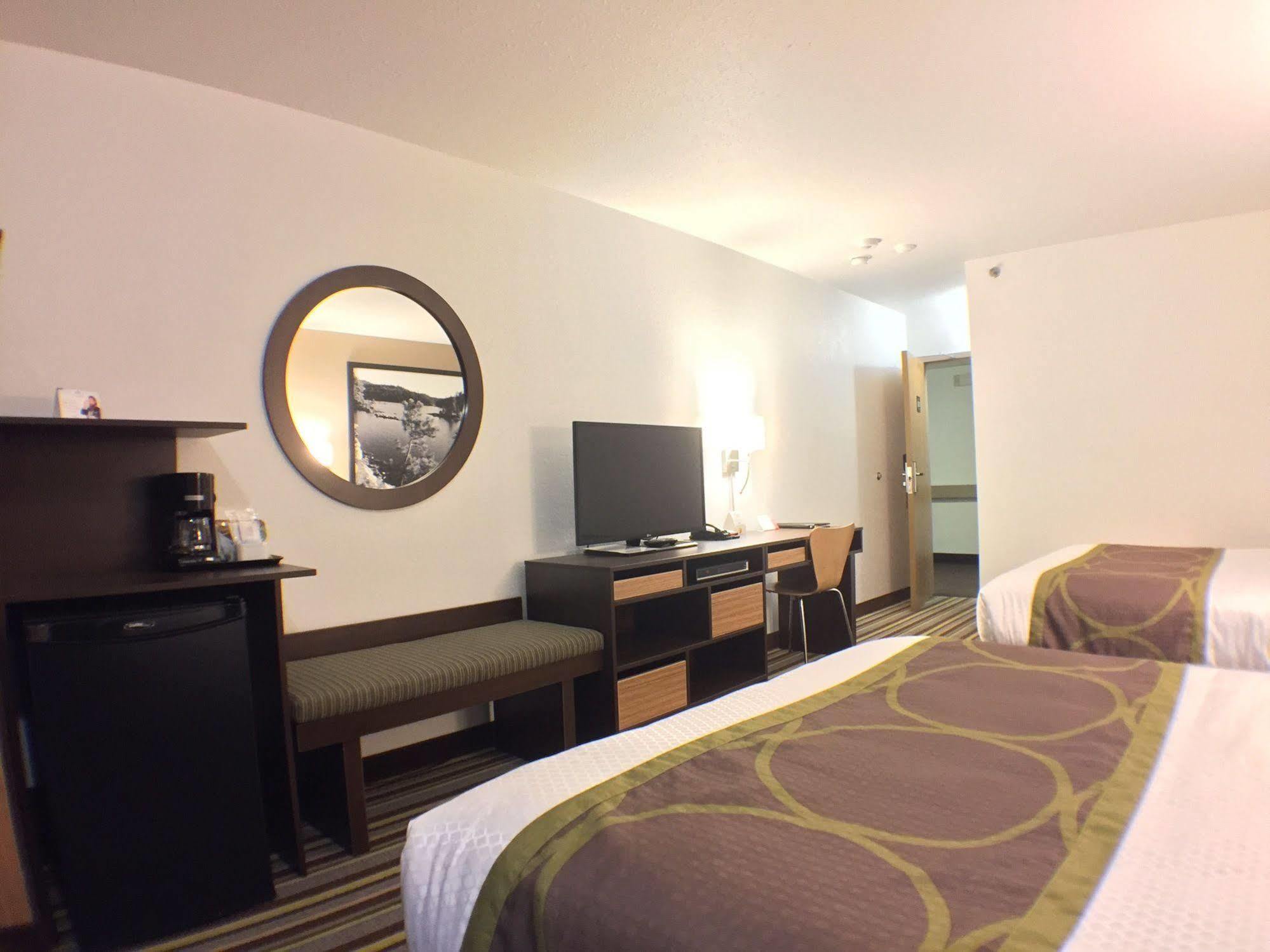 Super 8 By Wyndham Kenora Hotel Kültér fotó