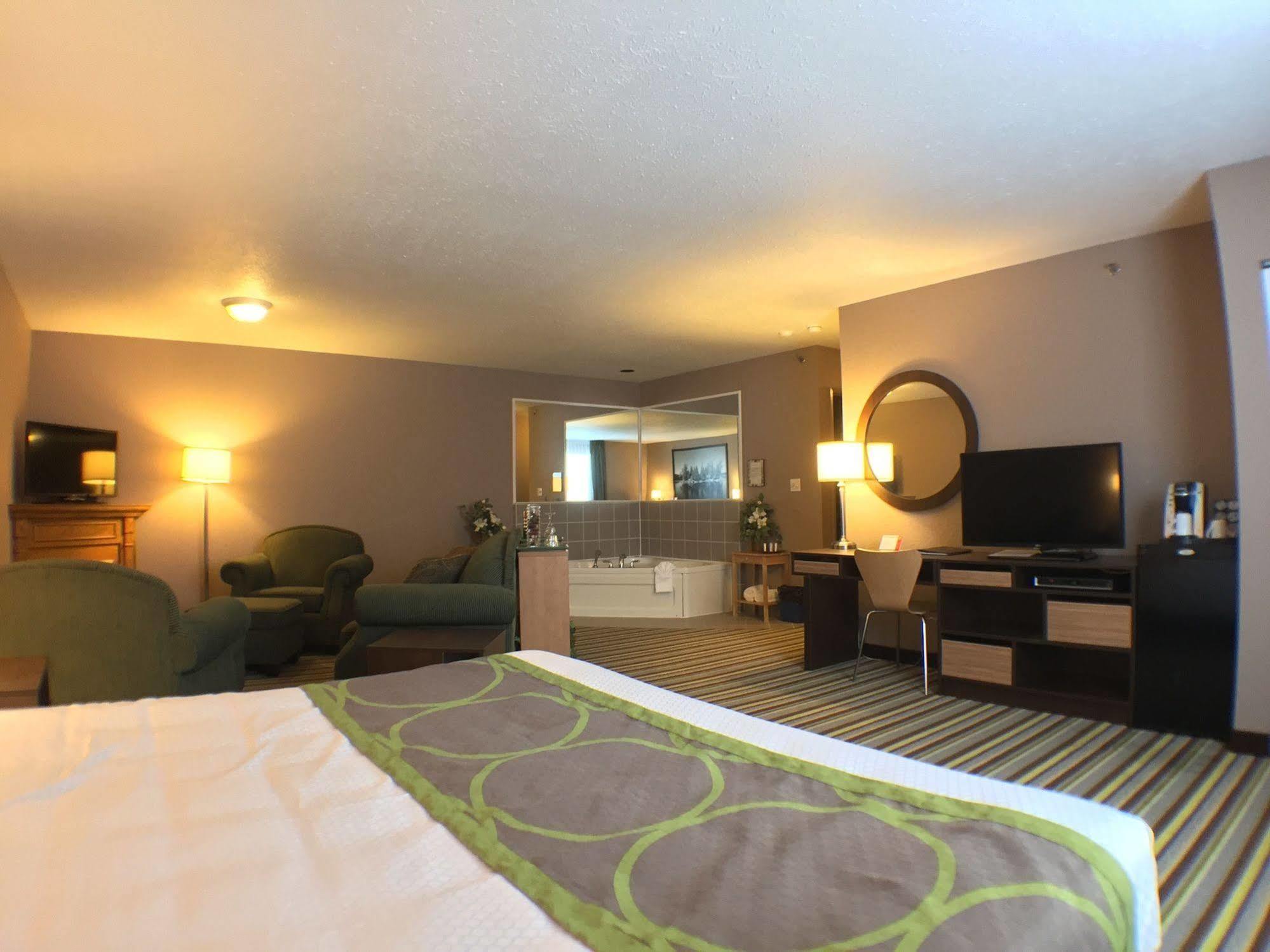 Super 8 By Wyndham Kenora Hotel Kültér fotó