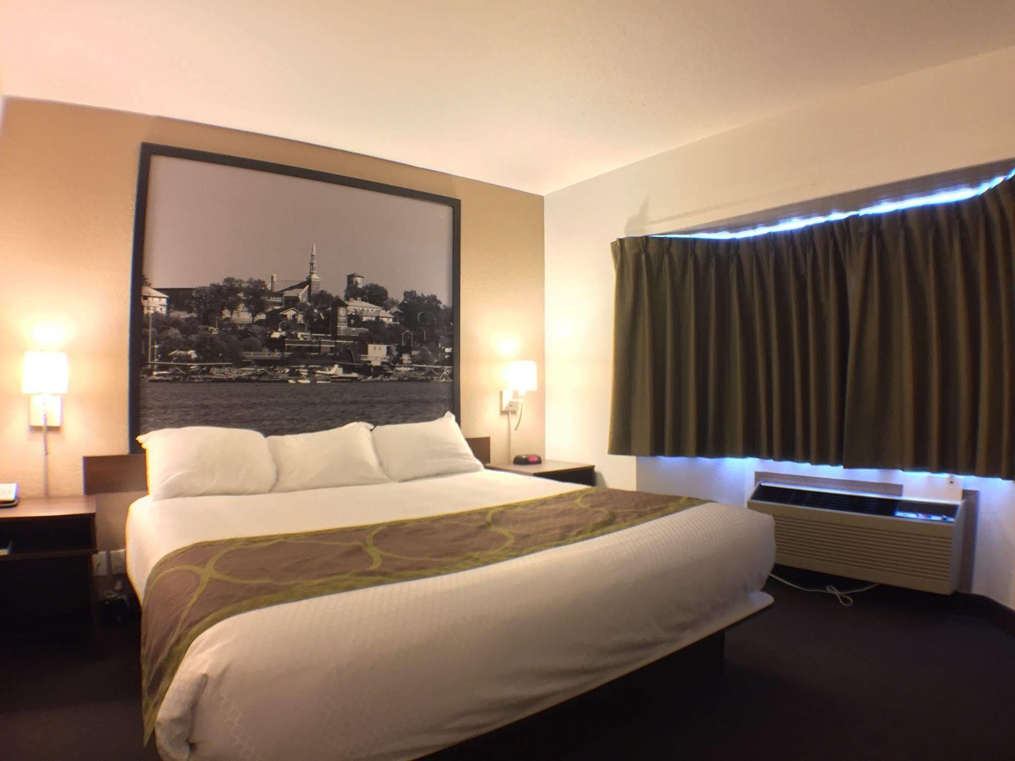 Super 8 By Wyndham Kenora Hotel Kültér fotó