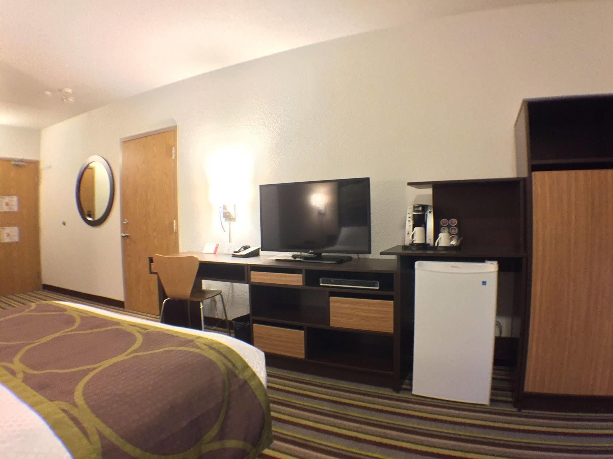 Super 8 By Wyndham Kenora Hotel Kültér fotó