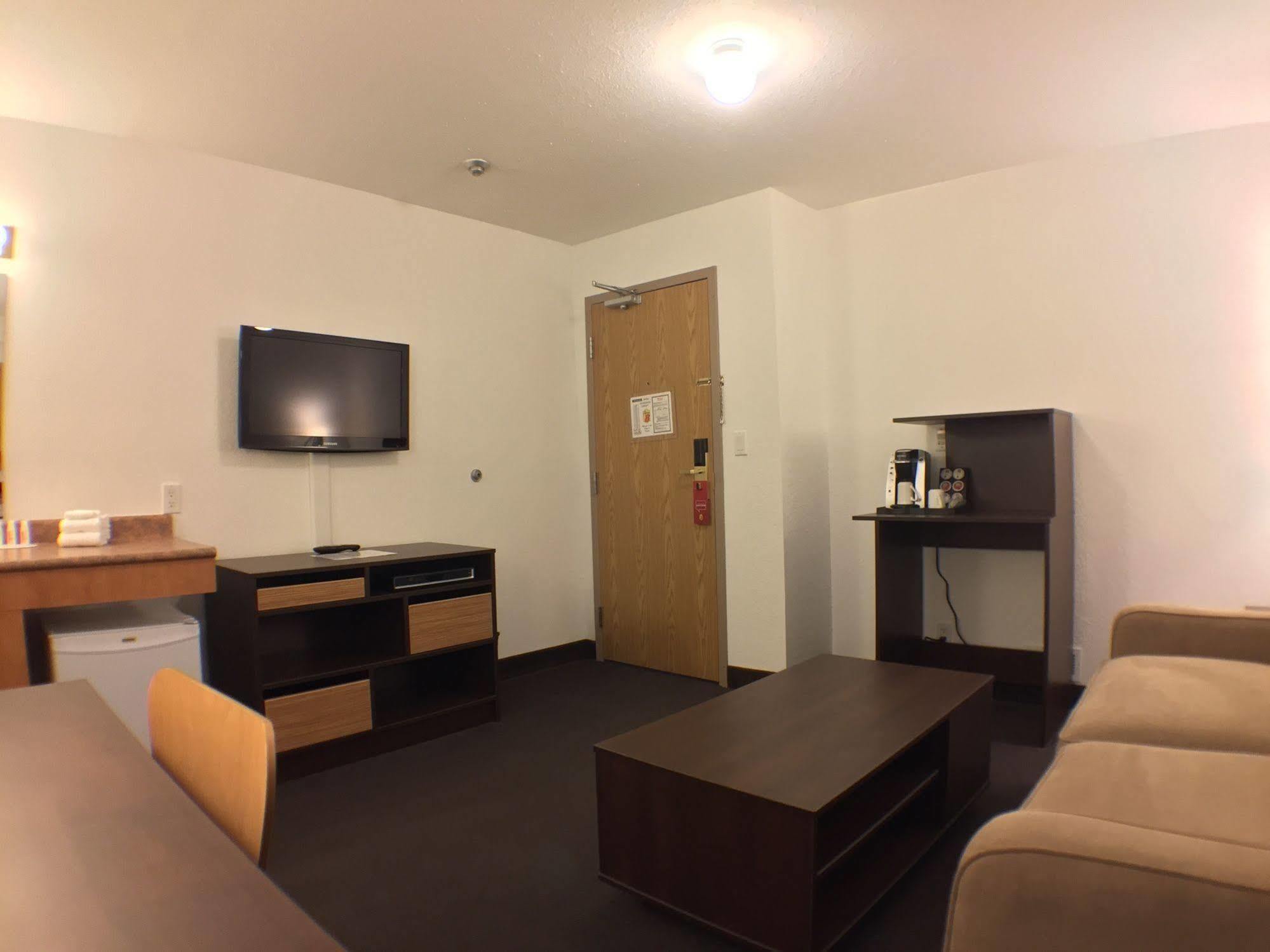 Super 8 By Wyndham Kenora Hotel Kültér fotó