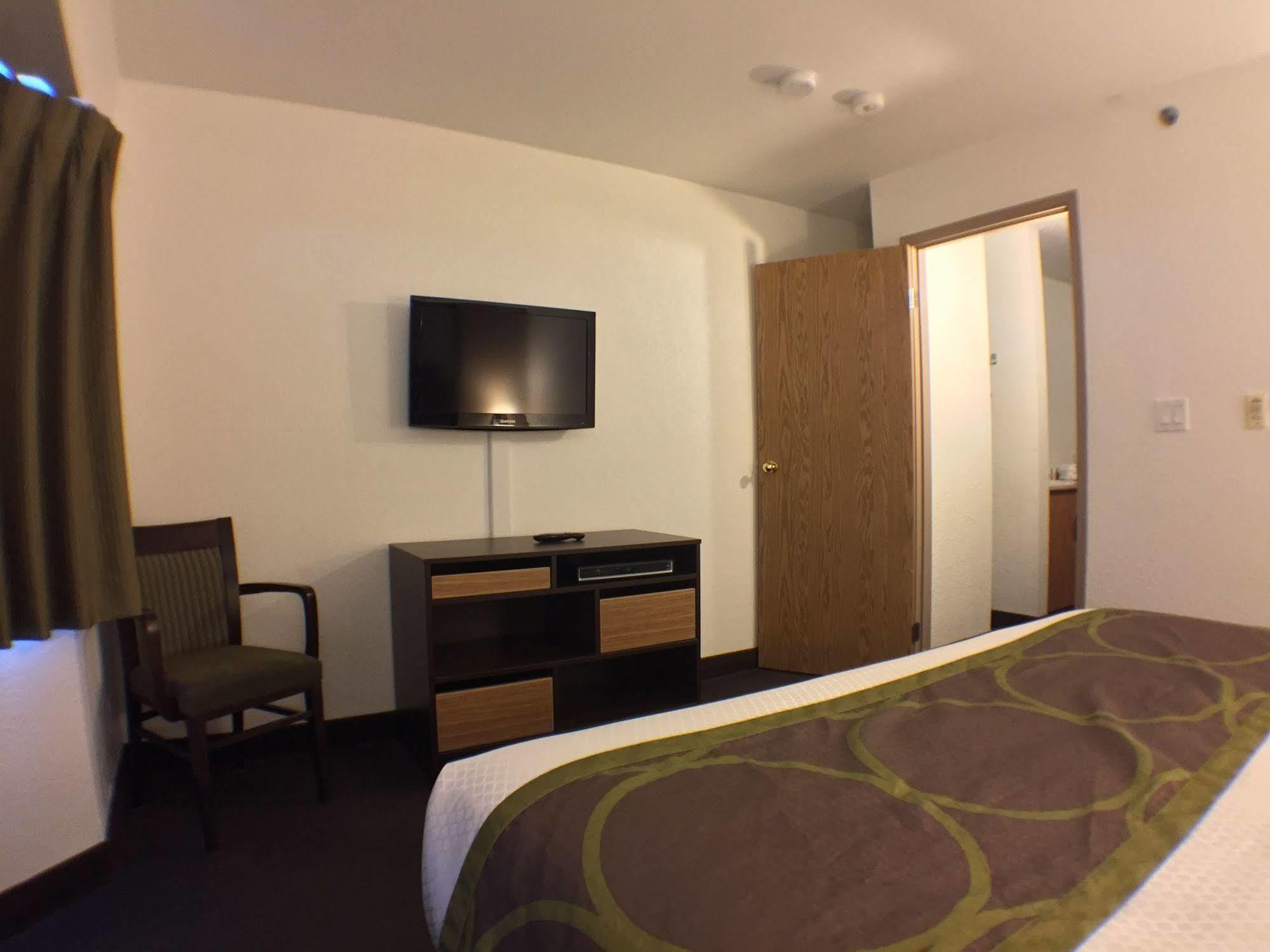 Super 8 By Wyndham Kenora Hotel Kültér fotó